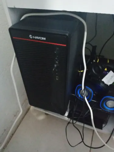 Vendo CPU positivo I3 SSD de 120/6gikas de RAM/I3550 quinta geração/placa de vídeo 64 MB/p