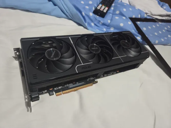 TROCO RX 9070XT EM PLACA DE VIDEO + VOLTA