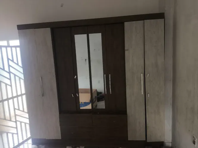 Guarda roupa 6 portas