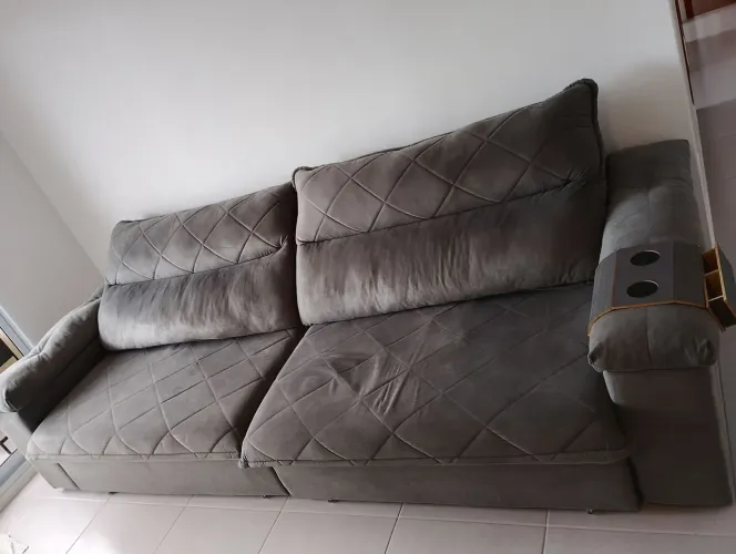 Sofá retrátil e reclinável