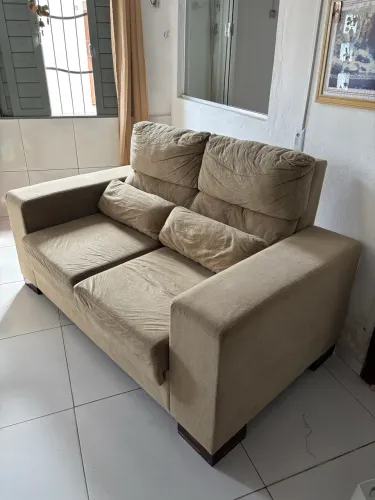 Vendo um sofá semi novo