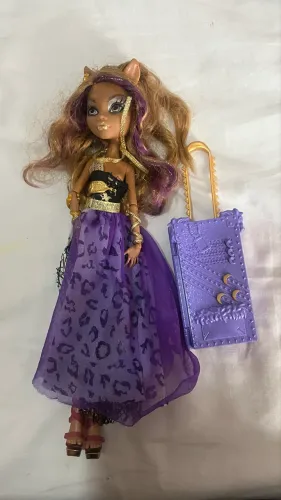 5 Monster High em perfeito estado 