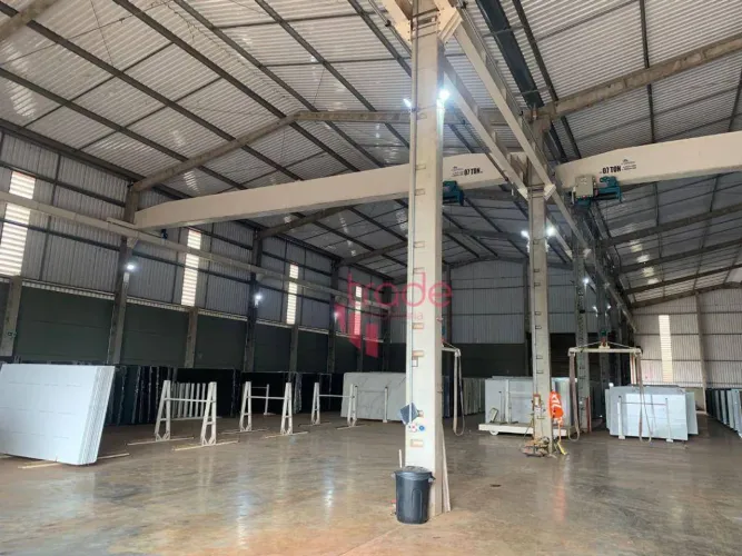 Galpão Comercial para Alugar no Bairro Distrito Empresarial em Ribeirão Preto com Doca.