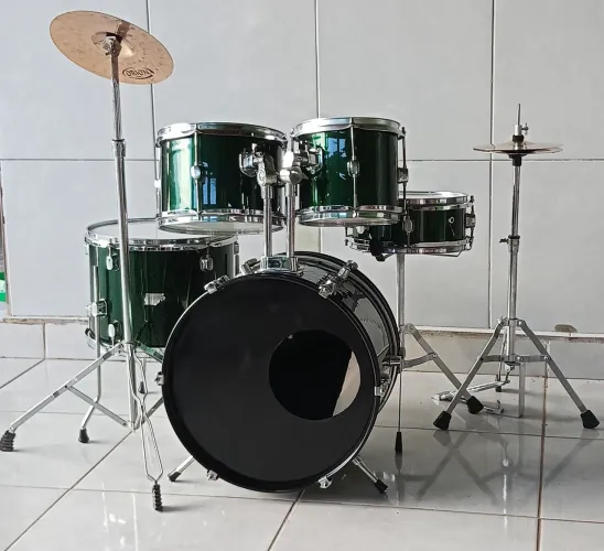 Bateria infantil turbo.