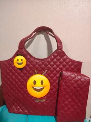 Bolsa matelasse logo dourada+necesserie