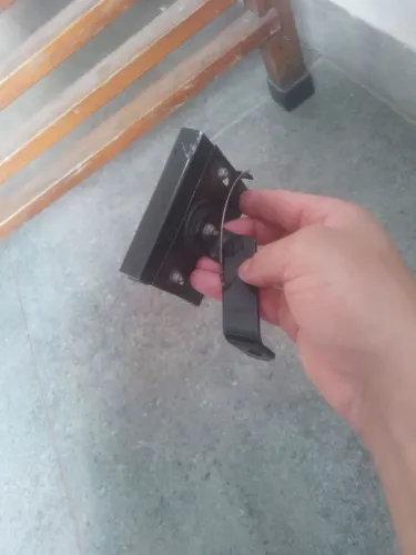 Suporte de ferro de celular de moto.