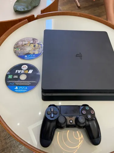 PS4 slim 1tb em perfeito estado +2 jogos raros mídia física
