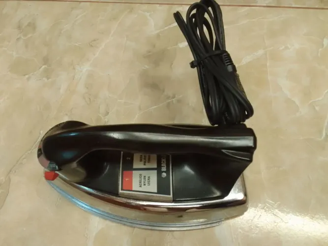 Ferro antigo BLACK e DECKER