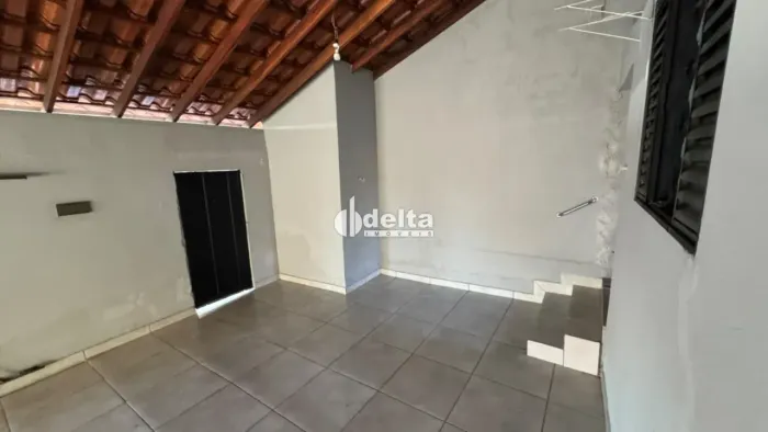Casa residencial com 2 quartos disponível para locação e venda no bairro Maravilha em Uber