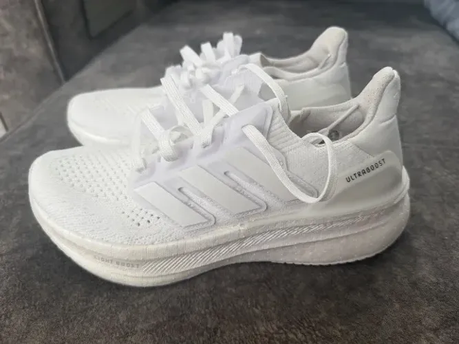 Tênis Adidas Ultraboost 5 - tamanho 36