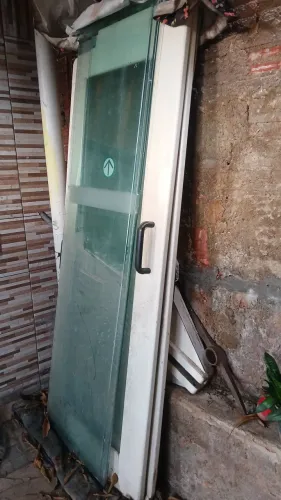 Vendo vidros e 2 portas de vidro