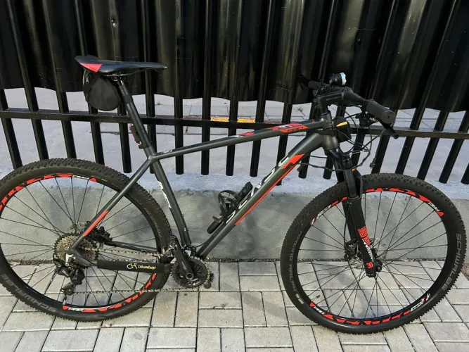 Bicicleta SENSE - Pouco tempo de uso 
