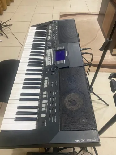 Teclado Yamaha psr e550