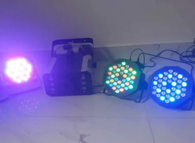 Kit Máquina de Fumaça + 03 luz Led mini flat