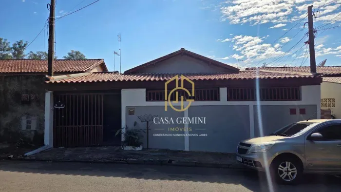 Casa com 3 quartos para alugar, 140 m² por R$ 2.430/mês - Vila Monte Alegre - Paulínia/SP
