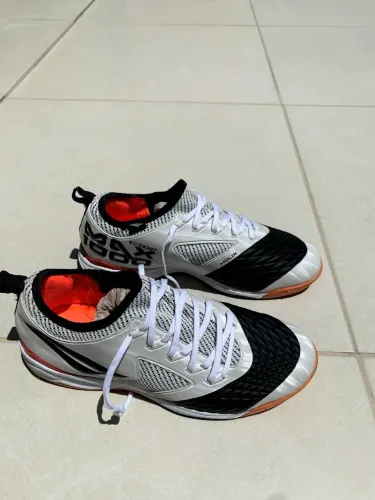 Chuteira futsal Pênalty Max 1000