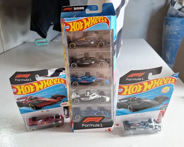 CARRINHOS FÓRMULA1 F1 HOTWHEELS TODOS OS CARRINHOS POR R$:200