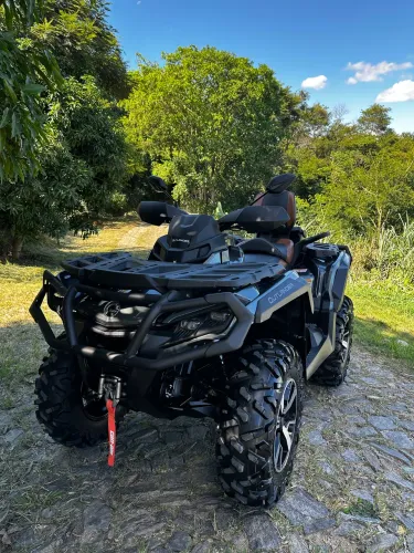 QUADRICICLO CAN-AM OUTLANDER MAX LIMITED 1000R - 2023 - USADO TOP DE LINHA