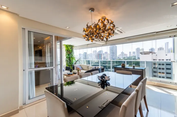 Apartamento mobiliado à venda no Tatuapé com 165 m² e 3 suítes