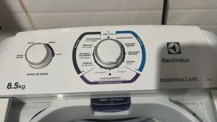 Máquina lava e seca semi nova