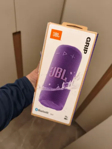 Caixa de Som JBL Grip Bluetooth - Preta ou Roxa