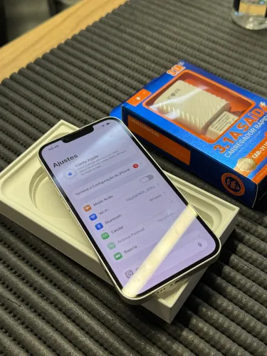 iPhone 14 com carregador completo 