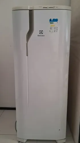 Geladeira 1 Porta Electrolux RE31 - Muito Conservada