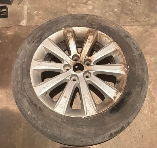 Roda de liga com pneu Hyundai Azera aro 17 