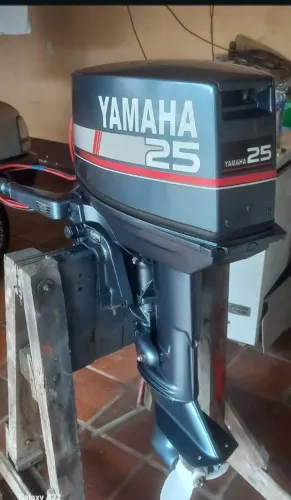 Motor de popa yamaha 25hp 