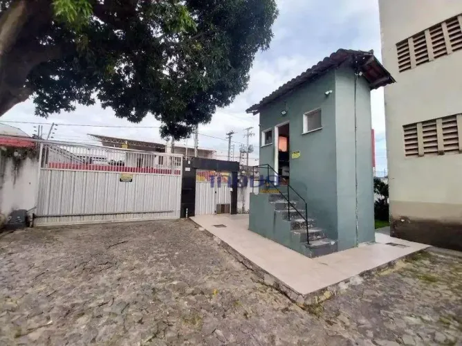 Apartamento com 2 dormitórios à venda, 45 m² por R$ 130.000,00 - Bairro Messejana - Fortal