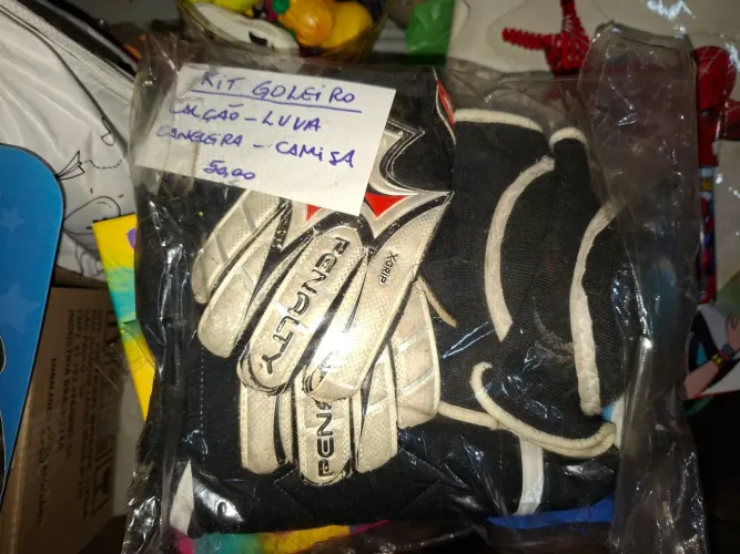 Kit Goleiro, tamanho Li, infanto,, luva, calção,  camisa, caneleira, 