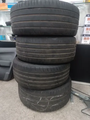 Pneus aro 18  235 45 18 Pirelli 