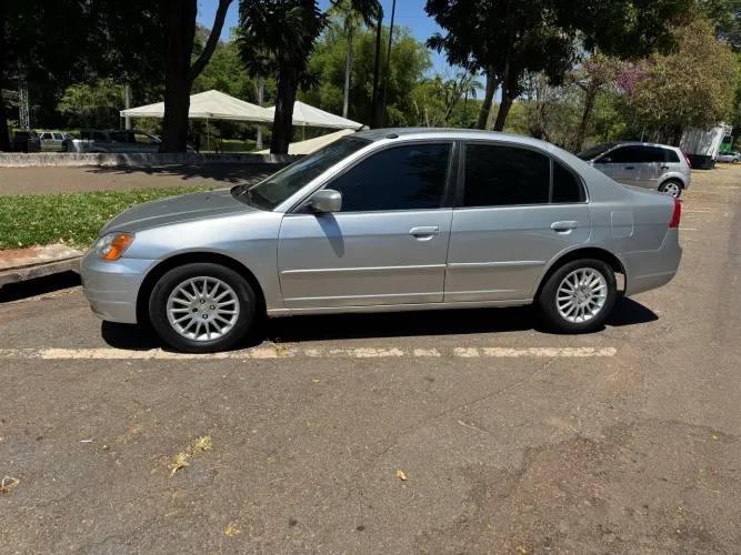 Honda Civic Sedan LX 1.7 16V 115cv Mec. 4P 2001