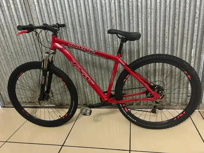 TSW Jump Shade Aro 29 Vermelha - Esportiva e Moderna