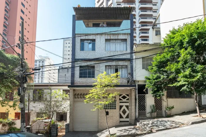Casa comercial na Rua Aimberê, 332 - Casa 2 100 m²