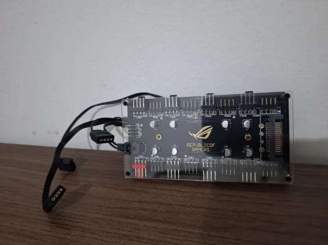 Controladora Hub Rgb para Coolers de gabinete