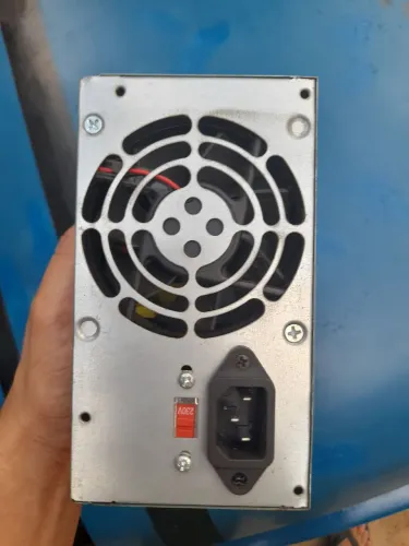Fonte 230w nova 2 meses de uso