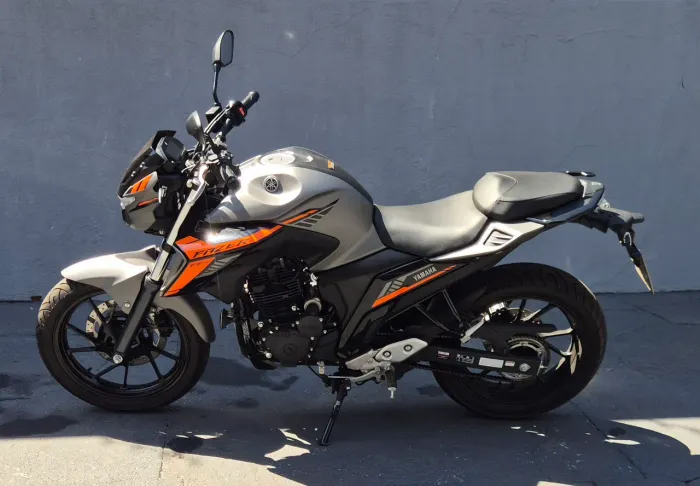 FAZER 250 2025