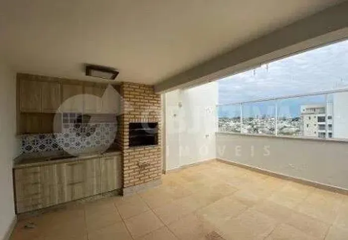 Excelente cobertura duplex proximo ao praia clube na região do Copacabana disponível para