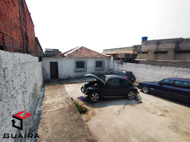 Terreno com 300m² de área, casa antiga, próximo ao Hospital da Vila Santa Catarina, U.P.A.