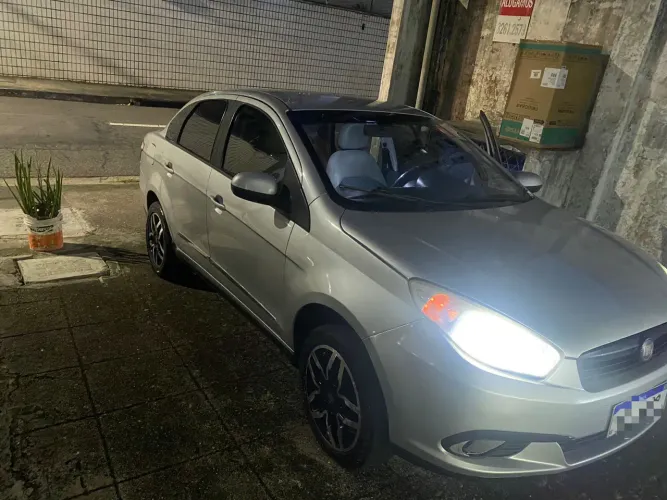 Fiat Grand Siena Essence Dual. 1.6 Flex 16V 2013