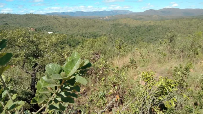 Vende-se um terreno de 1000 metros em Sabará