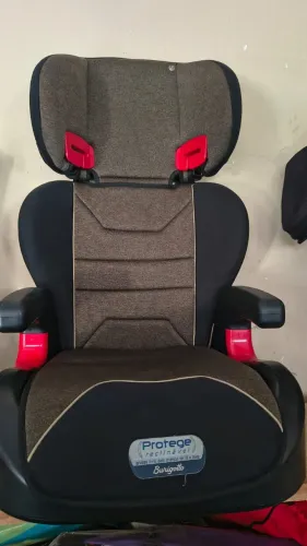 Cadeirinha para Auto Protege Fix Preta 15 a 36kg Burigotto