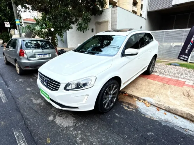 Volvo XC-60 XC 60 T-5 Dynamic 2.0 FWD Turbo Gasolina 4P AUT 2017