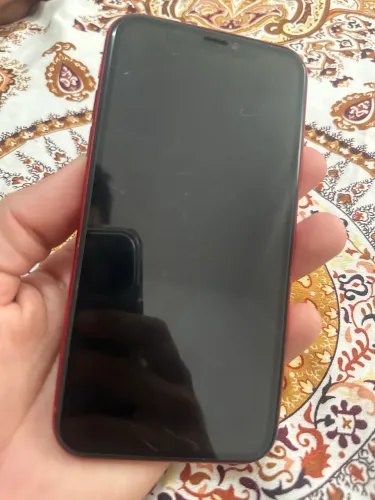 iPhone XR red