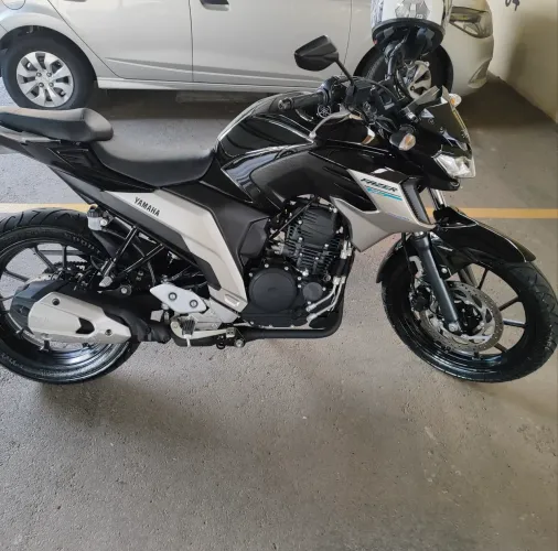 Yamaha FZ25 Fazer 250 ABS 2021 | Único dono | Apenas 12 mil km