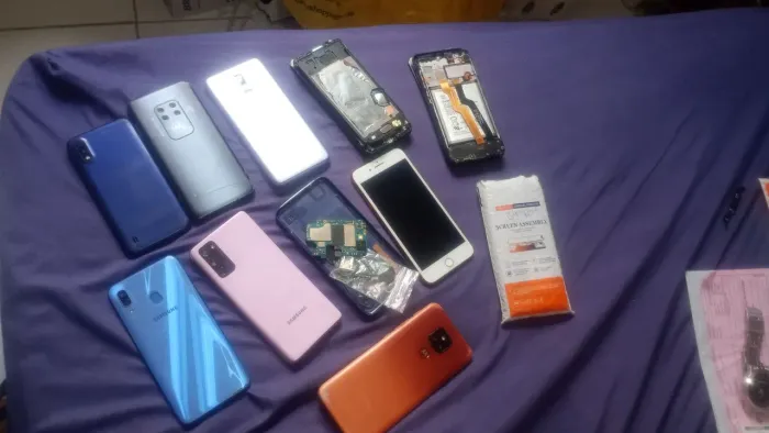 Celulares pra concerto ou aproveitar peças 