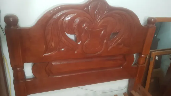 CAMA DE MADEIRA RELÍQUIA