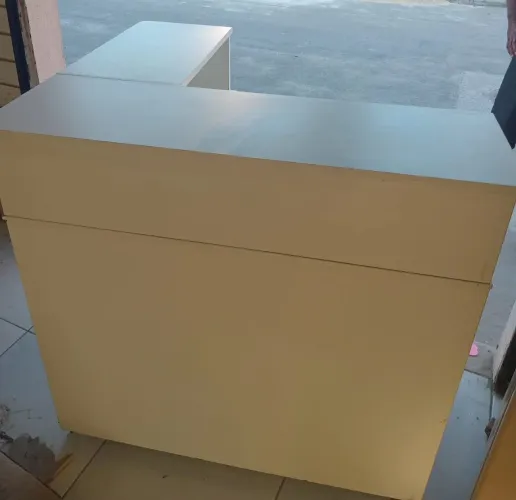 Recepção comercial em L
