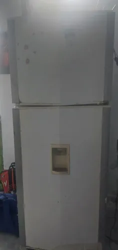 Vende-se uma geladeira fros fre 
